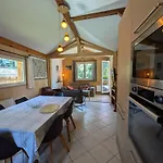 Le Bivouac בקתה שאמוני